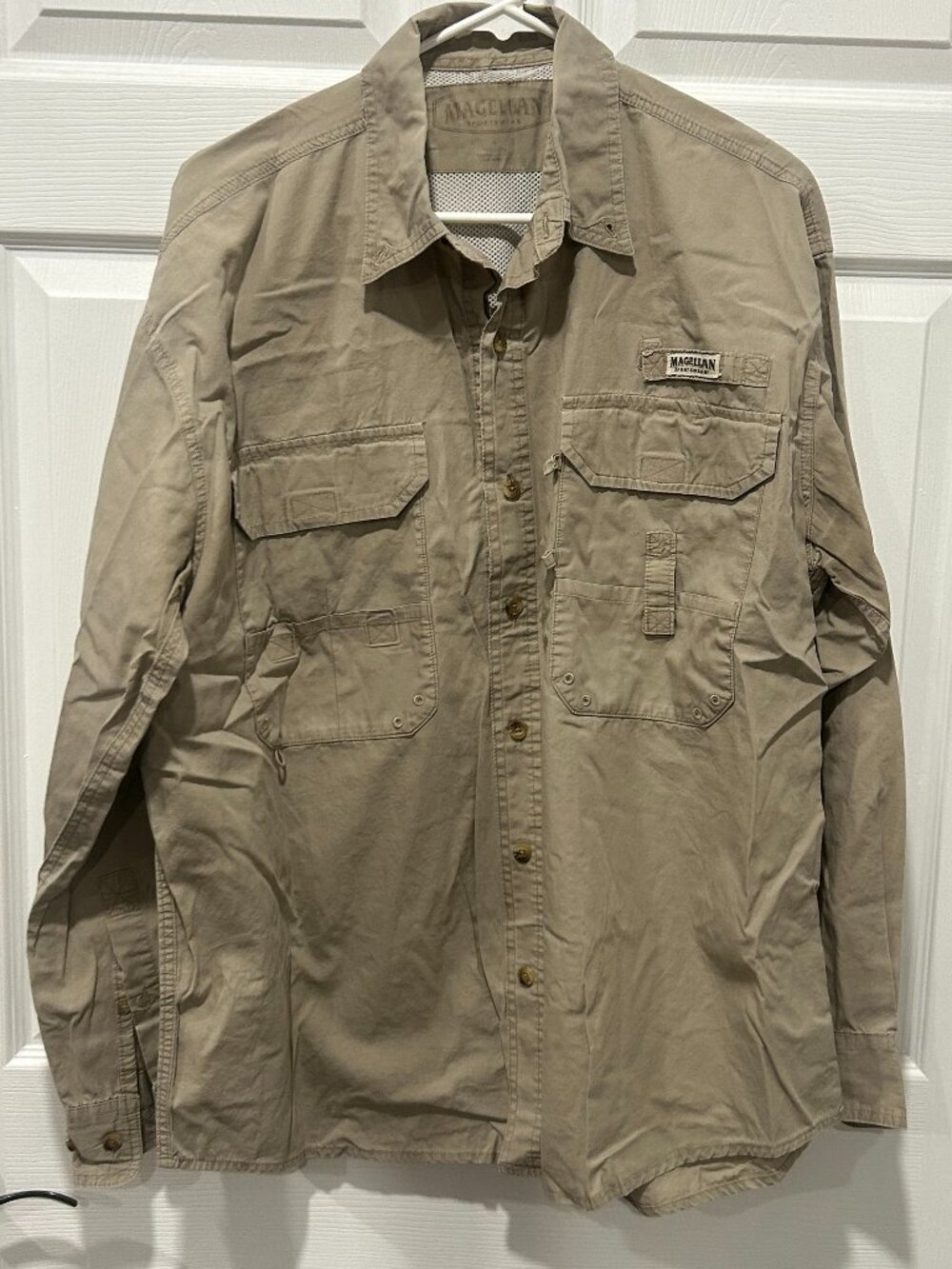 Magellan Sportswear Men's Large Vented Long‎ Sleeve Button Up